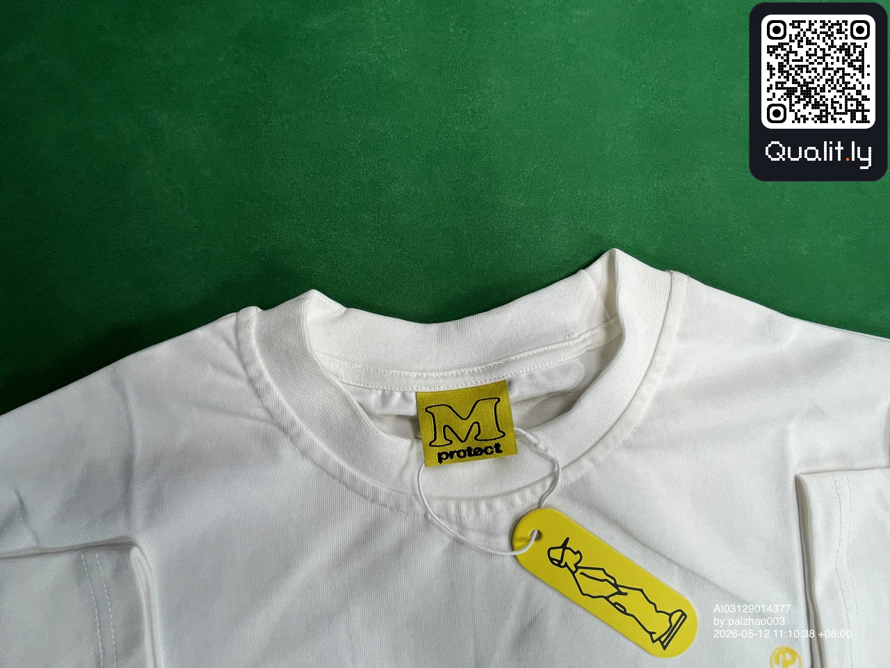 T-shirt — foto QC 1 di 10