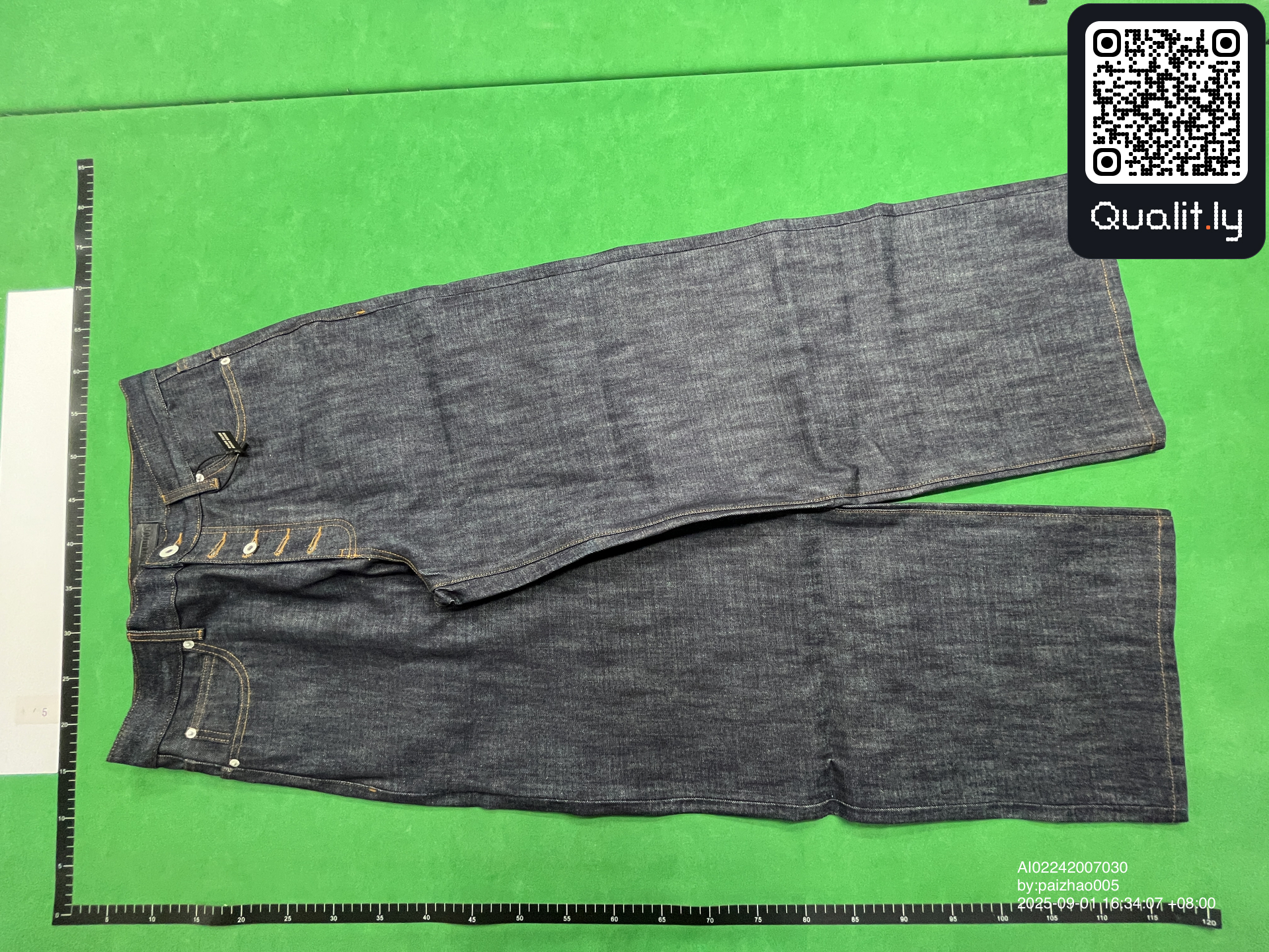 Jeans — QC-foto 3 av 8
