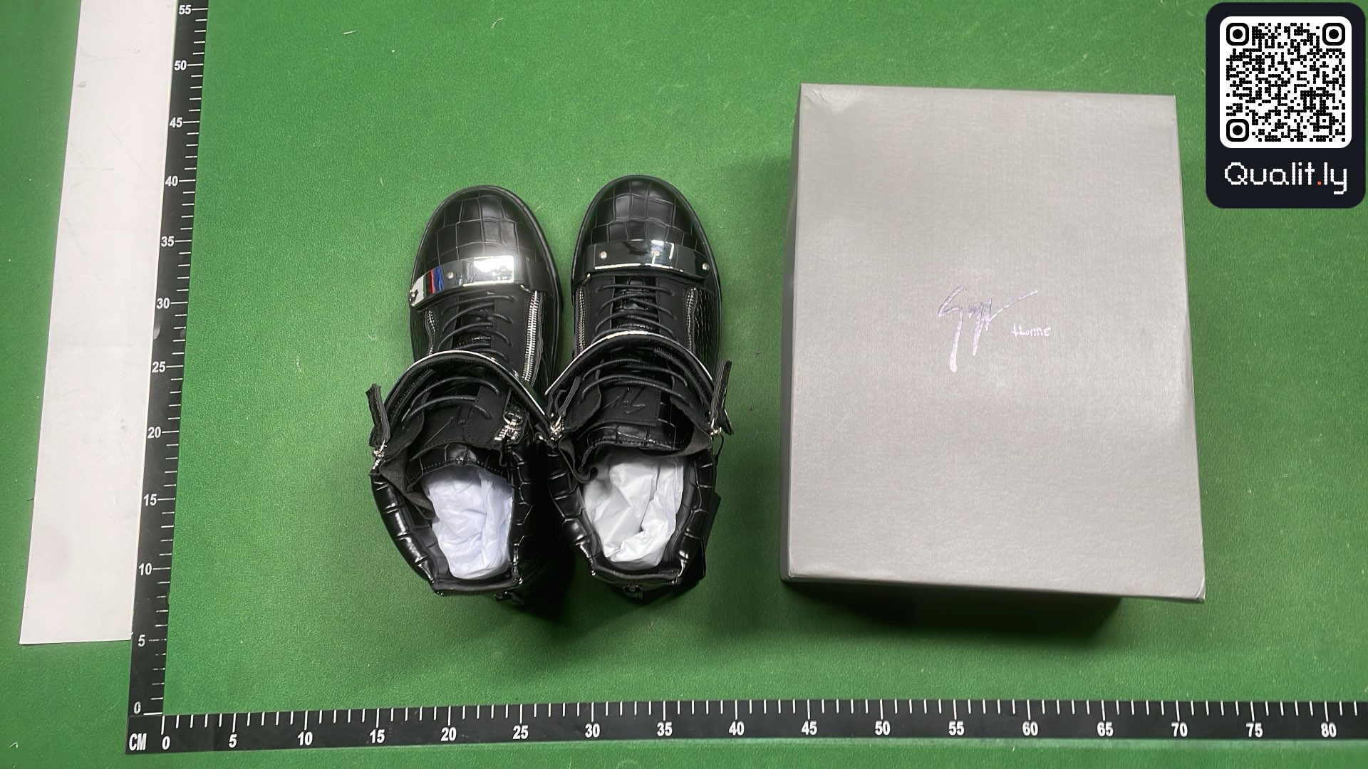 Sneakers — QC-foto 1 av 6