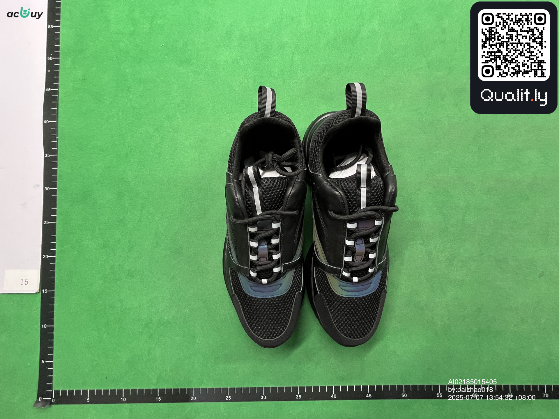 Sneakers — foto QC 2 di 114