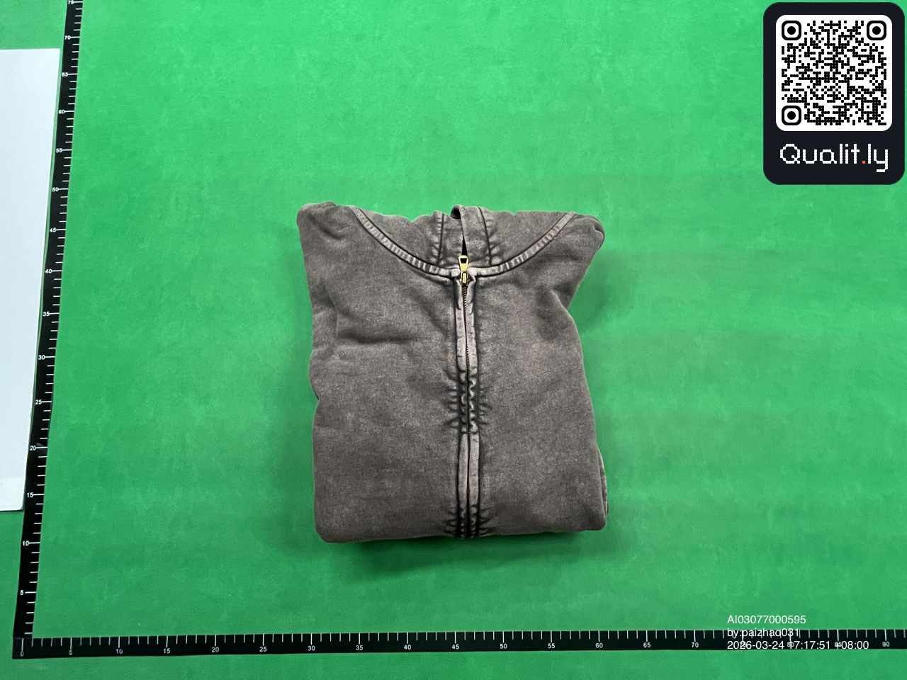Sweatshirt — QC-Foto 1 von 8