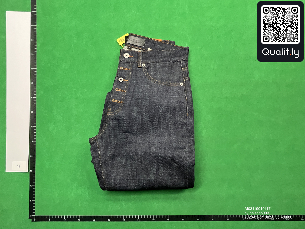 牛仔裤 QC 照片 1 / 10