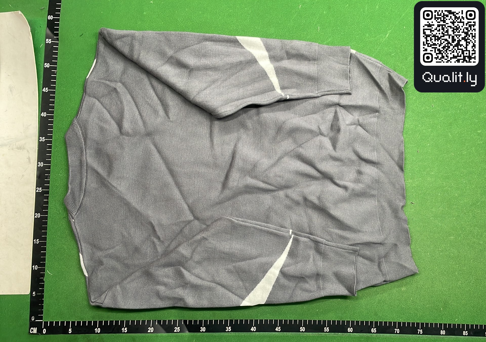 Sweater QC photo 3 of 60