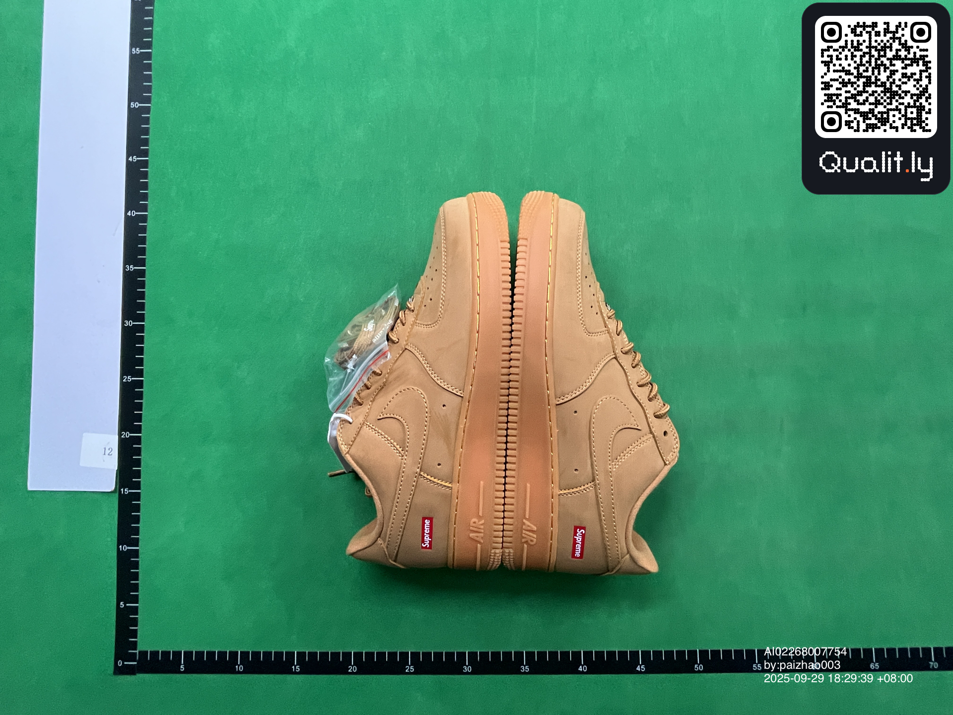 球鞋 QC 照片 2 / 26