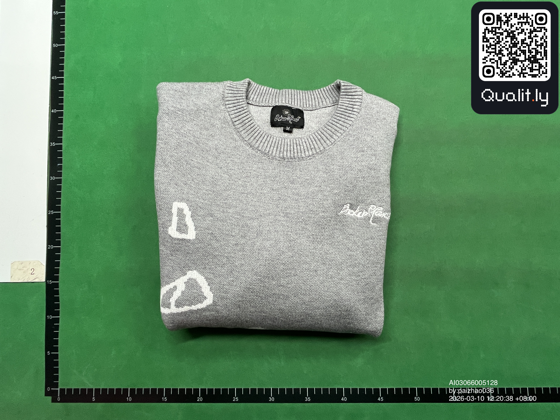Pulover — fotografie QC 1 din 8