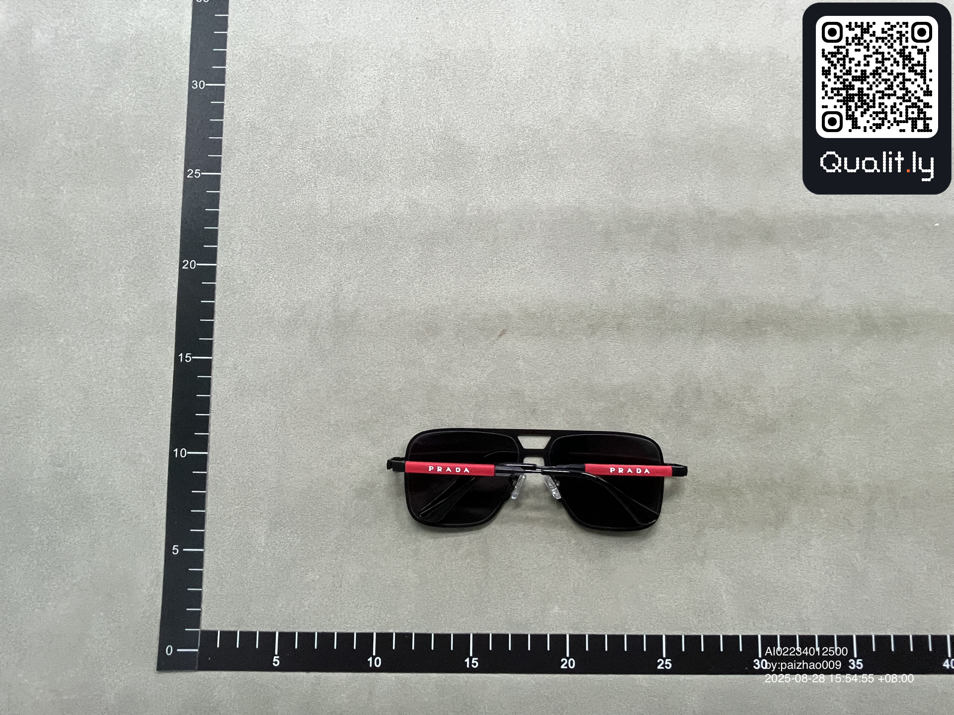 Sonnenbrille — QC-Foto 2 von 6