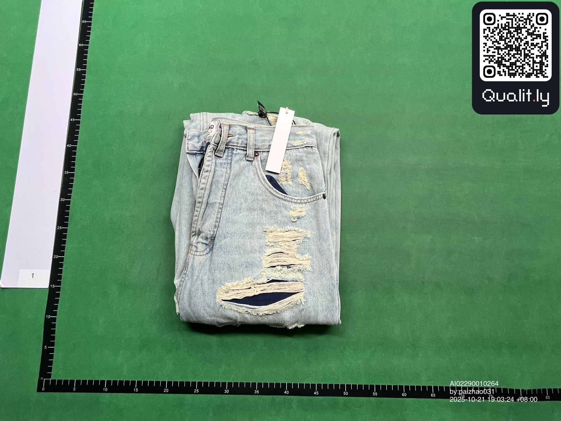 Jeans QC photo 1 of 22