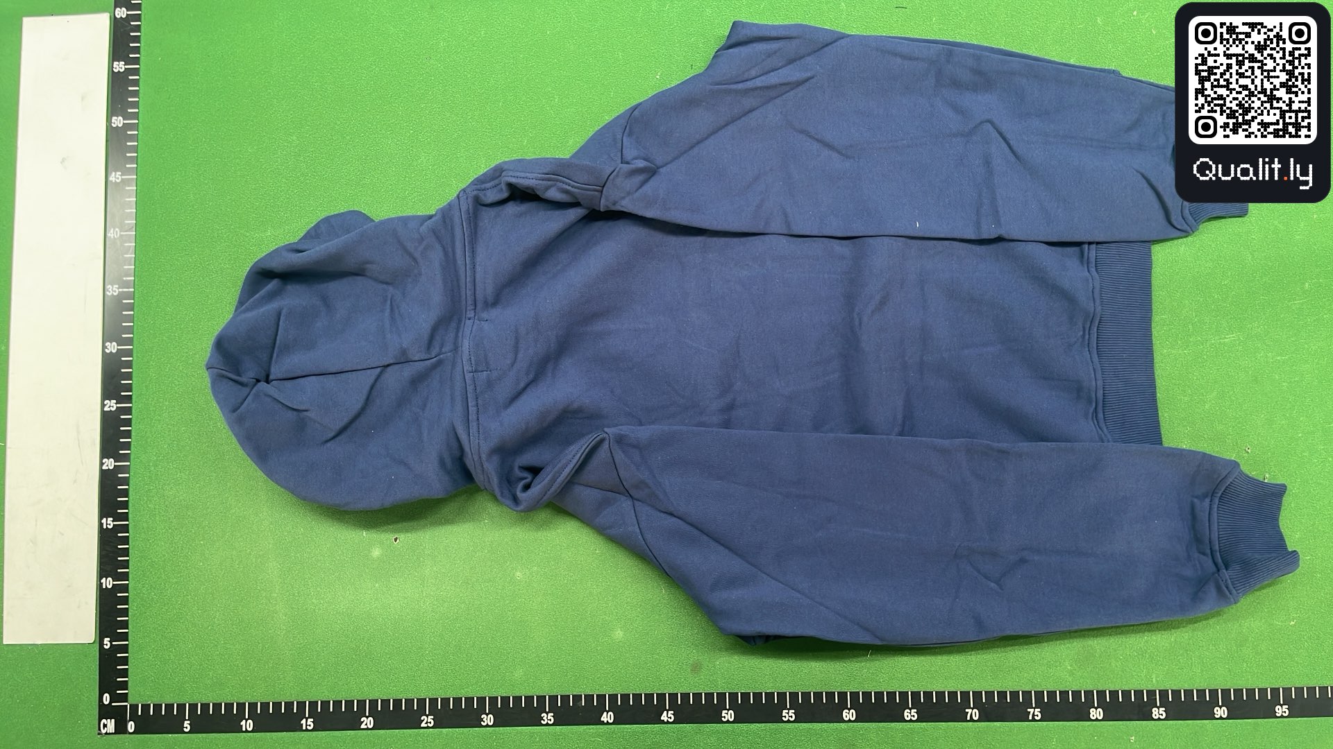 Hoodie — QC-Foto 3 von 8