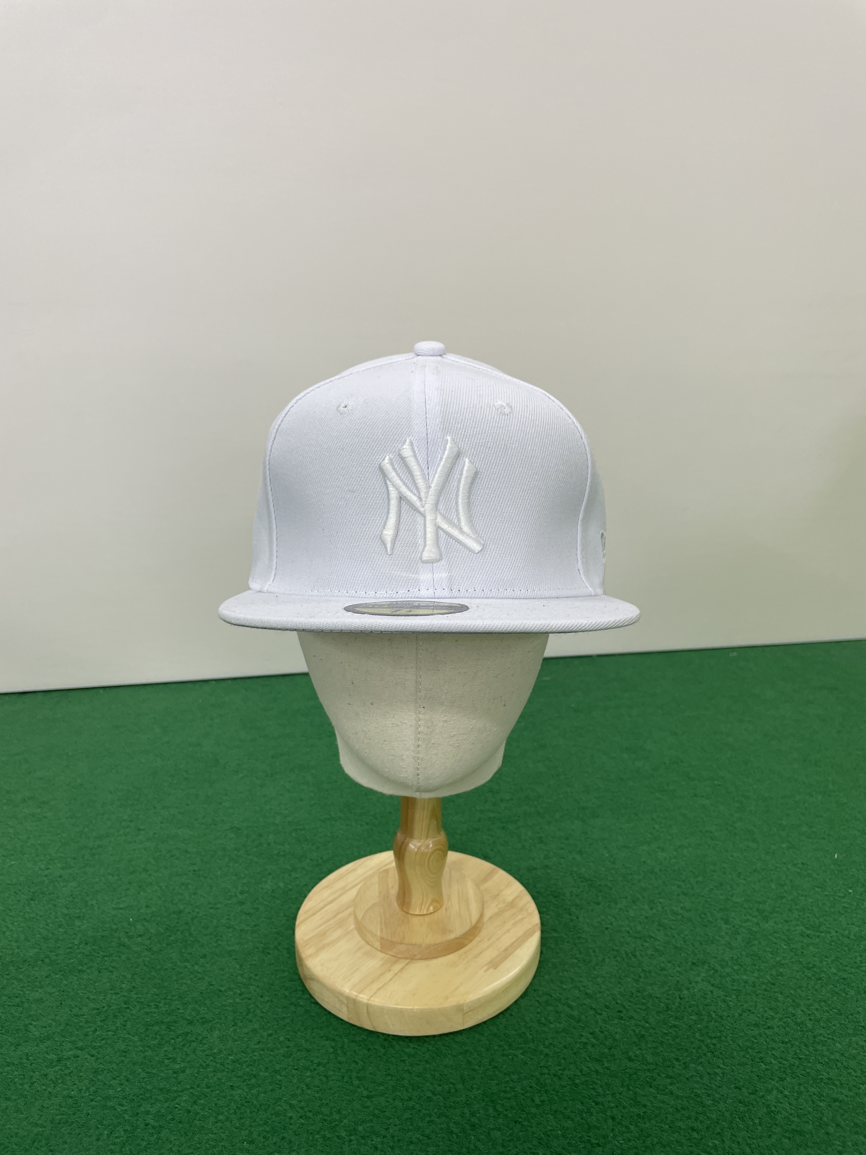 Cap QC photo 3 of 33