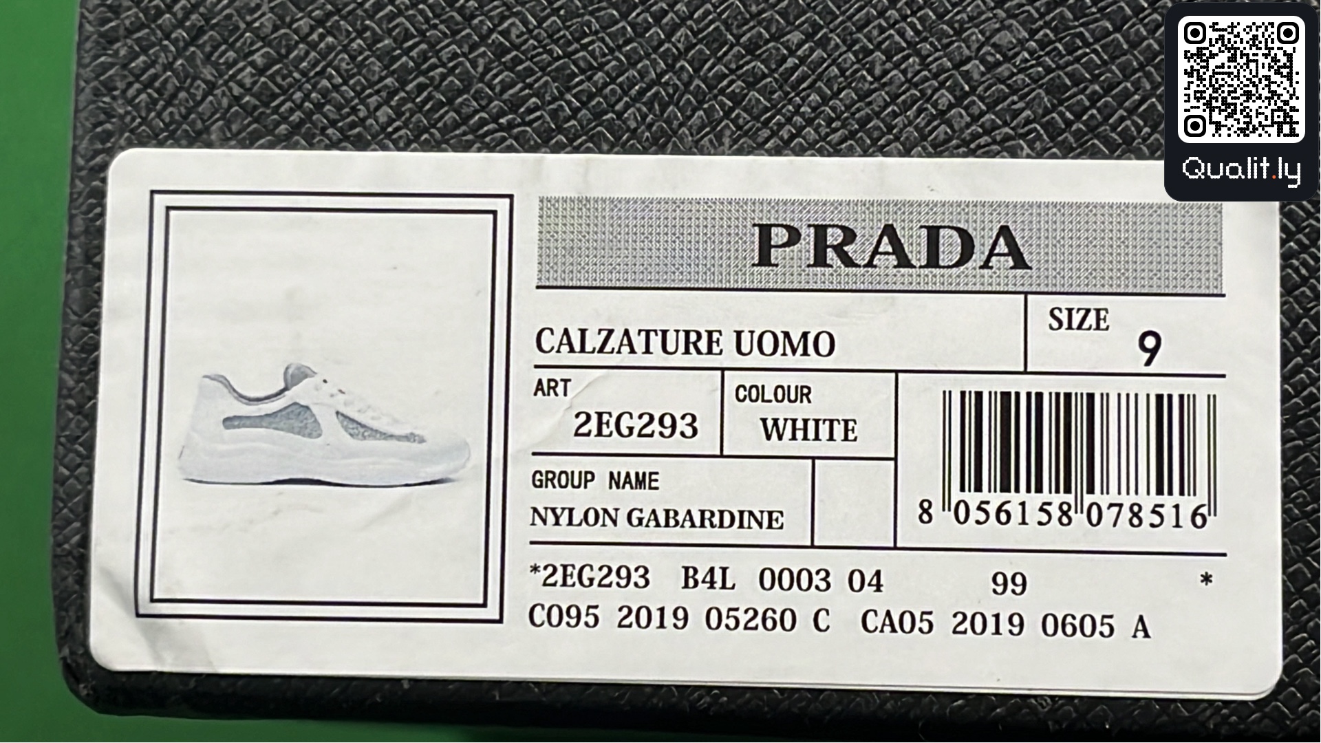 Sneakers QC photo 2 of 6