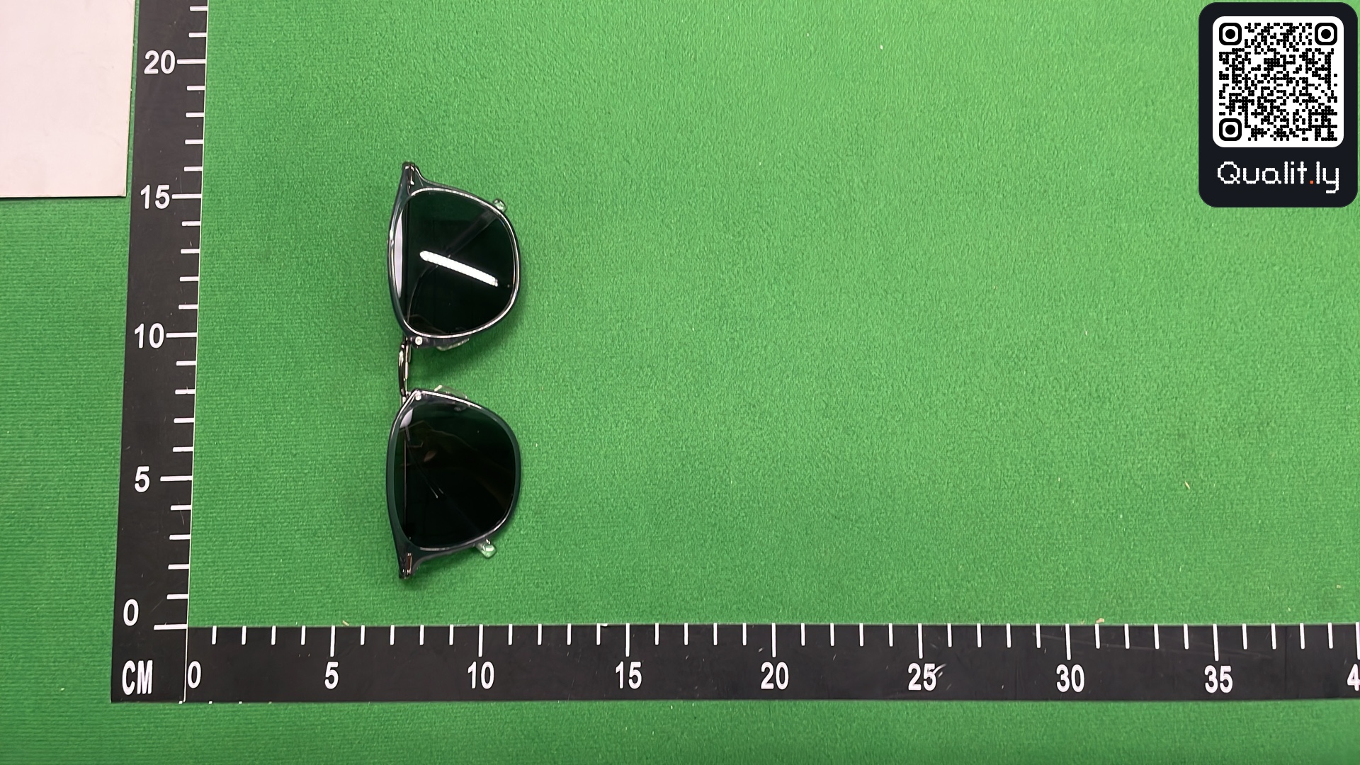 Sunglasses QC photo 1 of 3