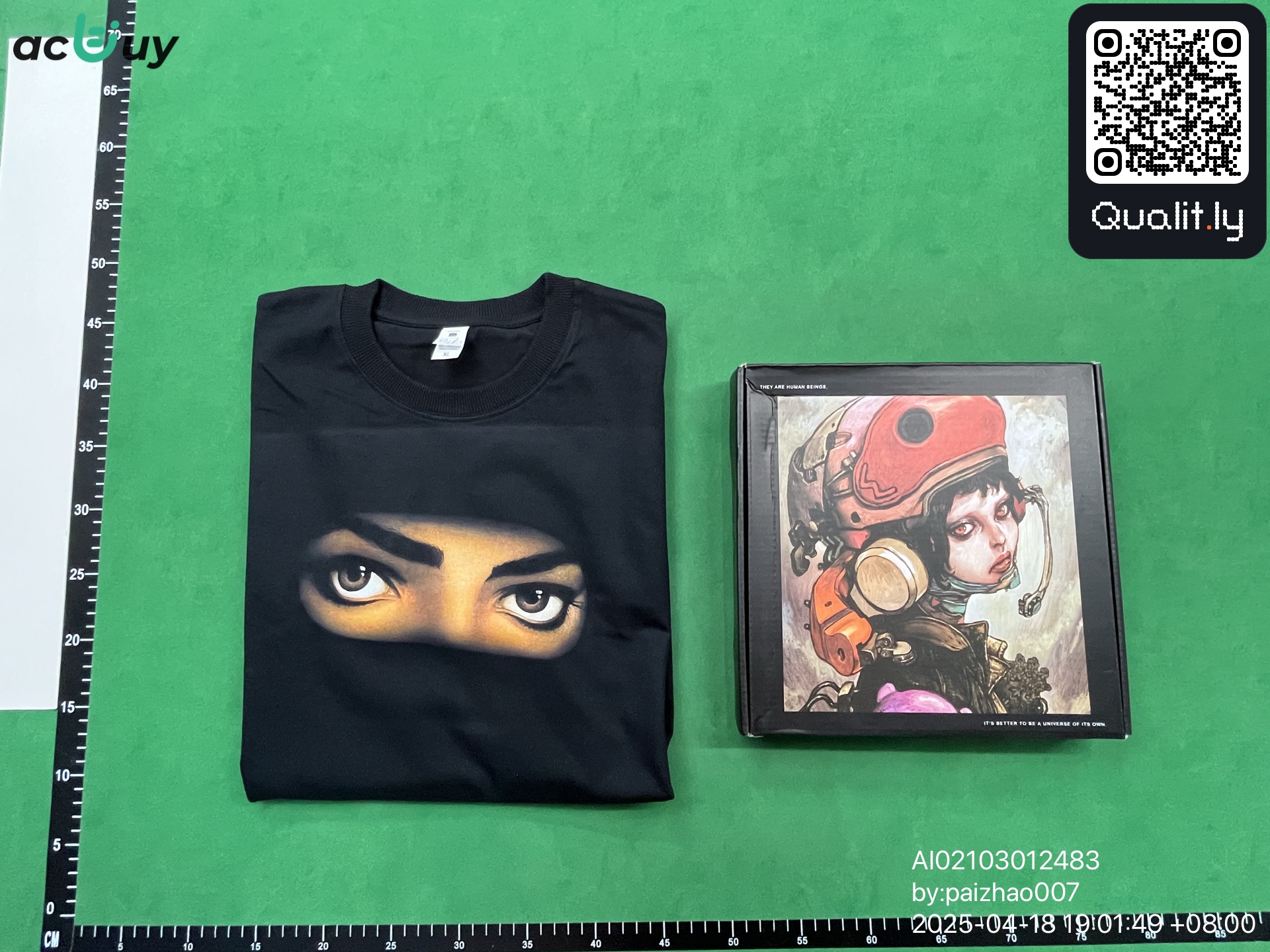 T-shirt — foto QC 1 di 8