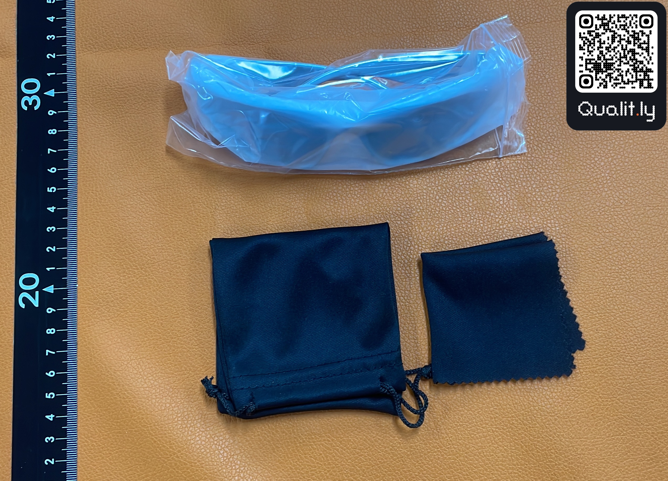 Sunglasses QC photo 1 of 56