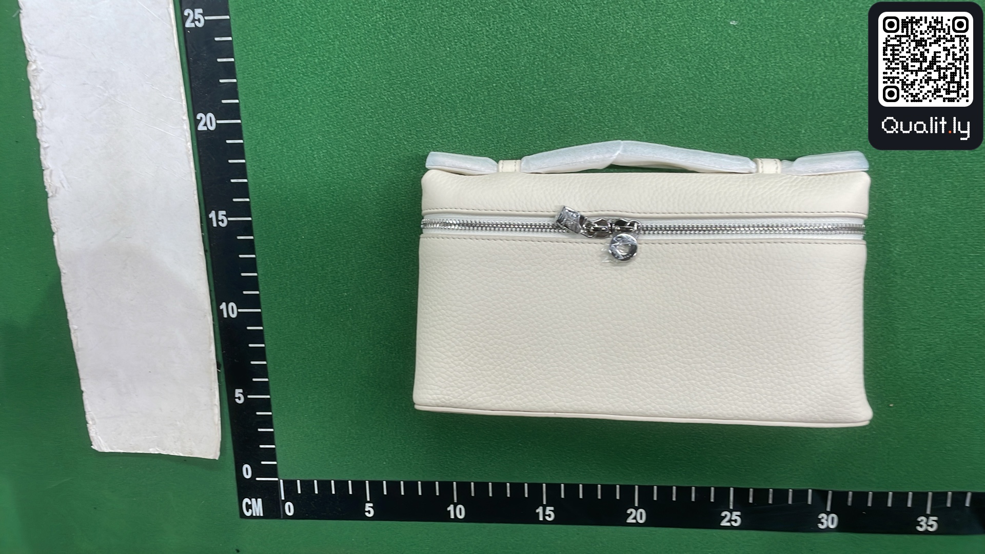 Bag QC photo 1 of 3