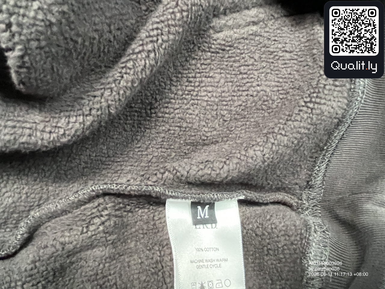 Hoodie — QC-Foto 1 von 10