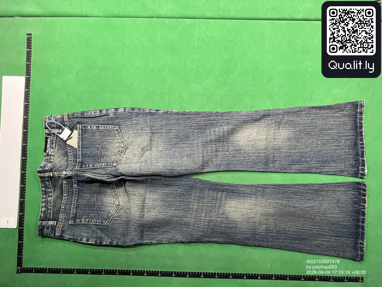 Jeans — QC-foto 3 av 18