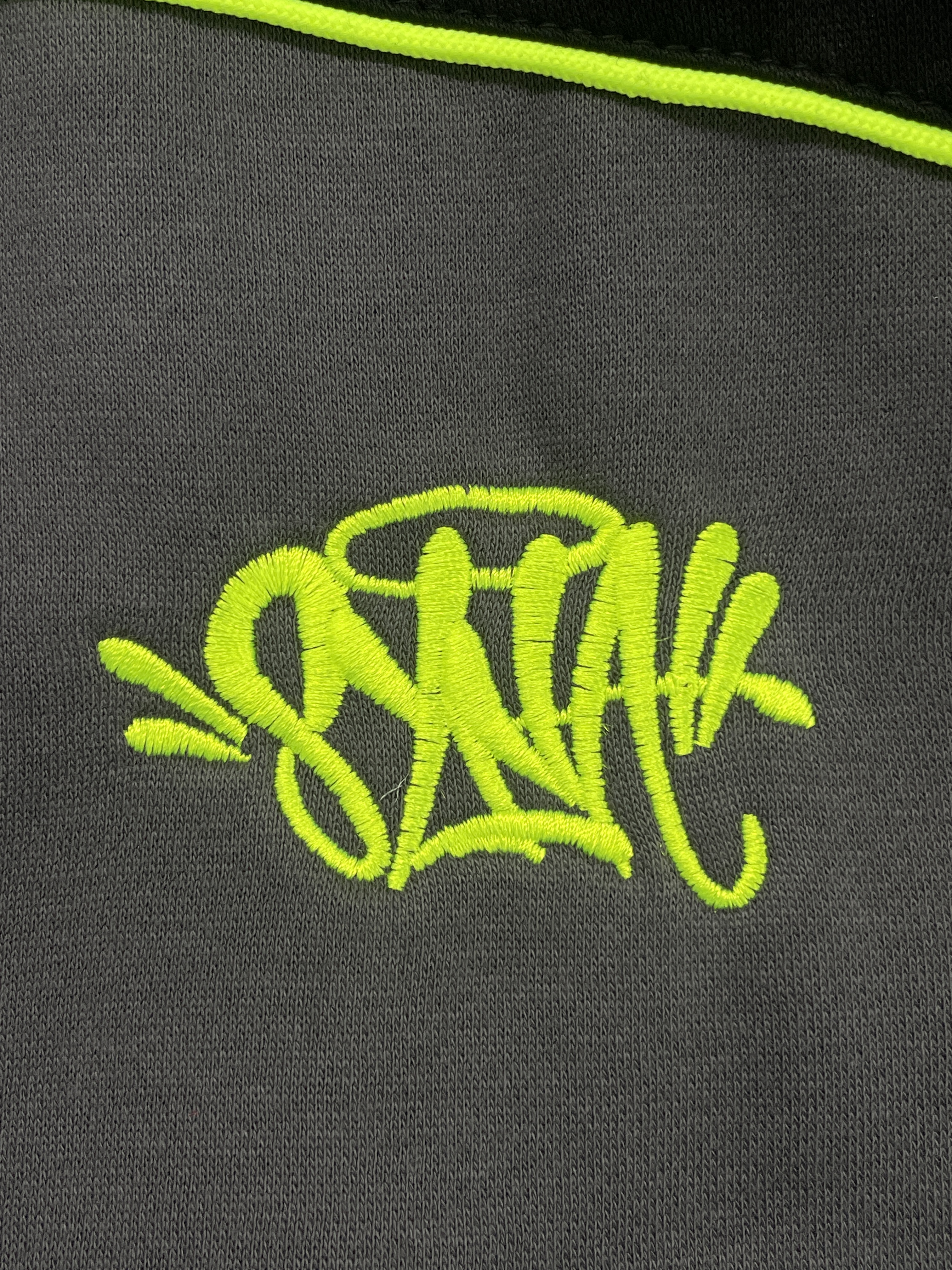 Hoodie QC photo 2 of 12