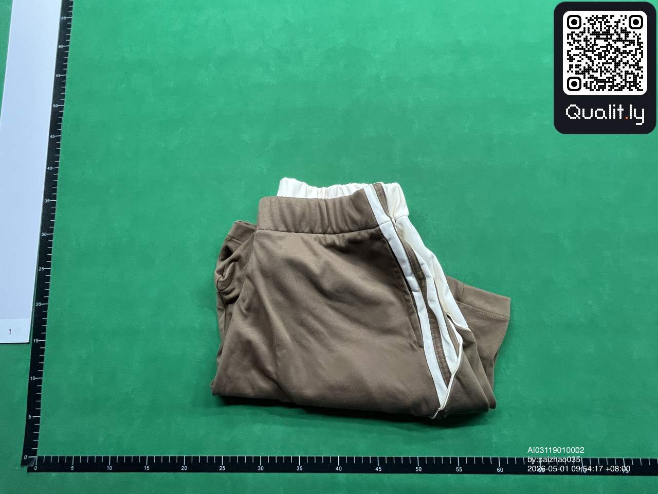 Pantaloncini — foto QC 1 di 14