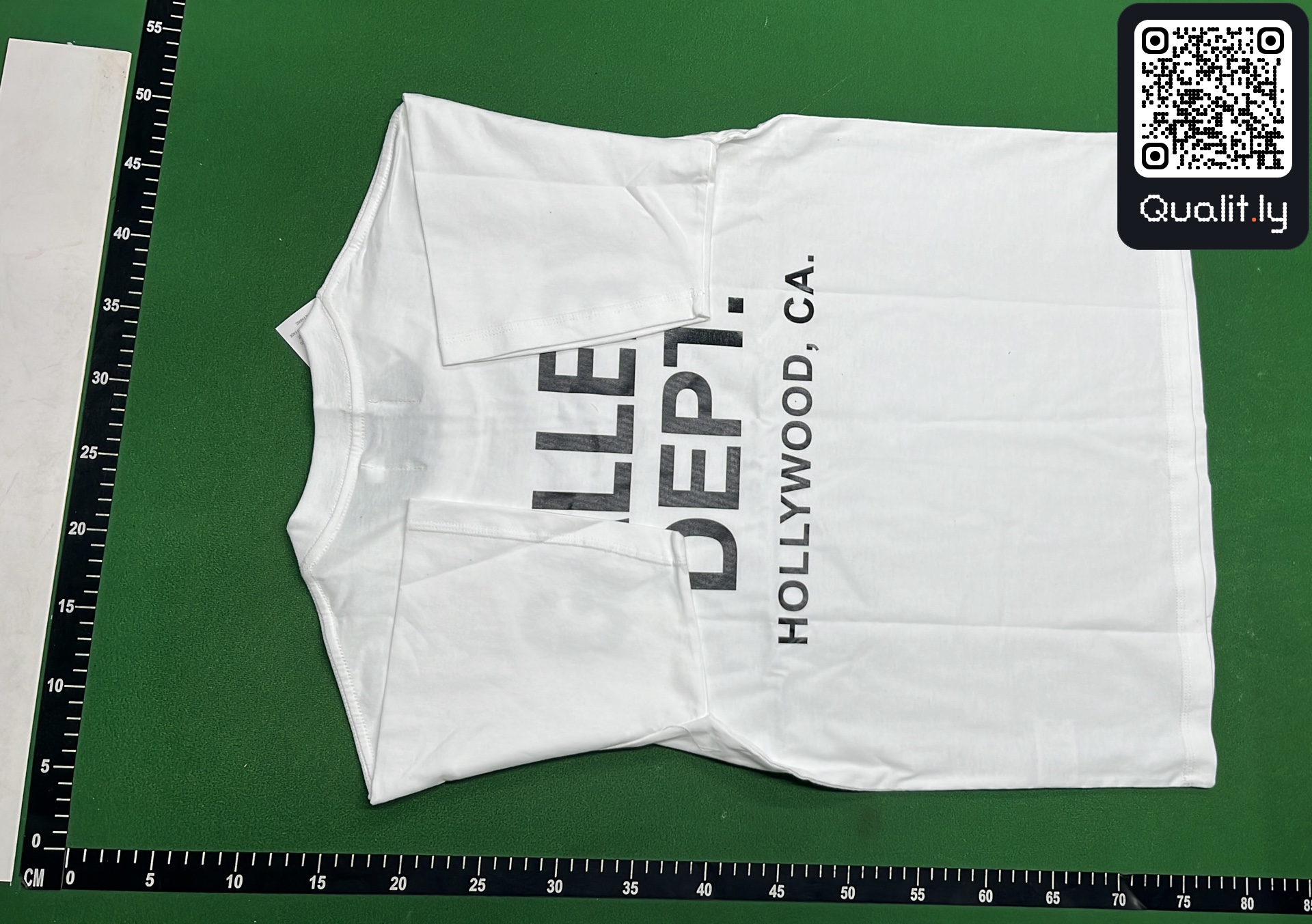T-Shirt — QC-Foto 3 von 135