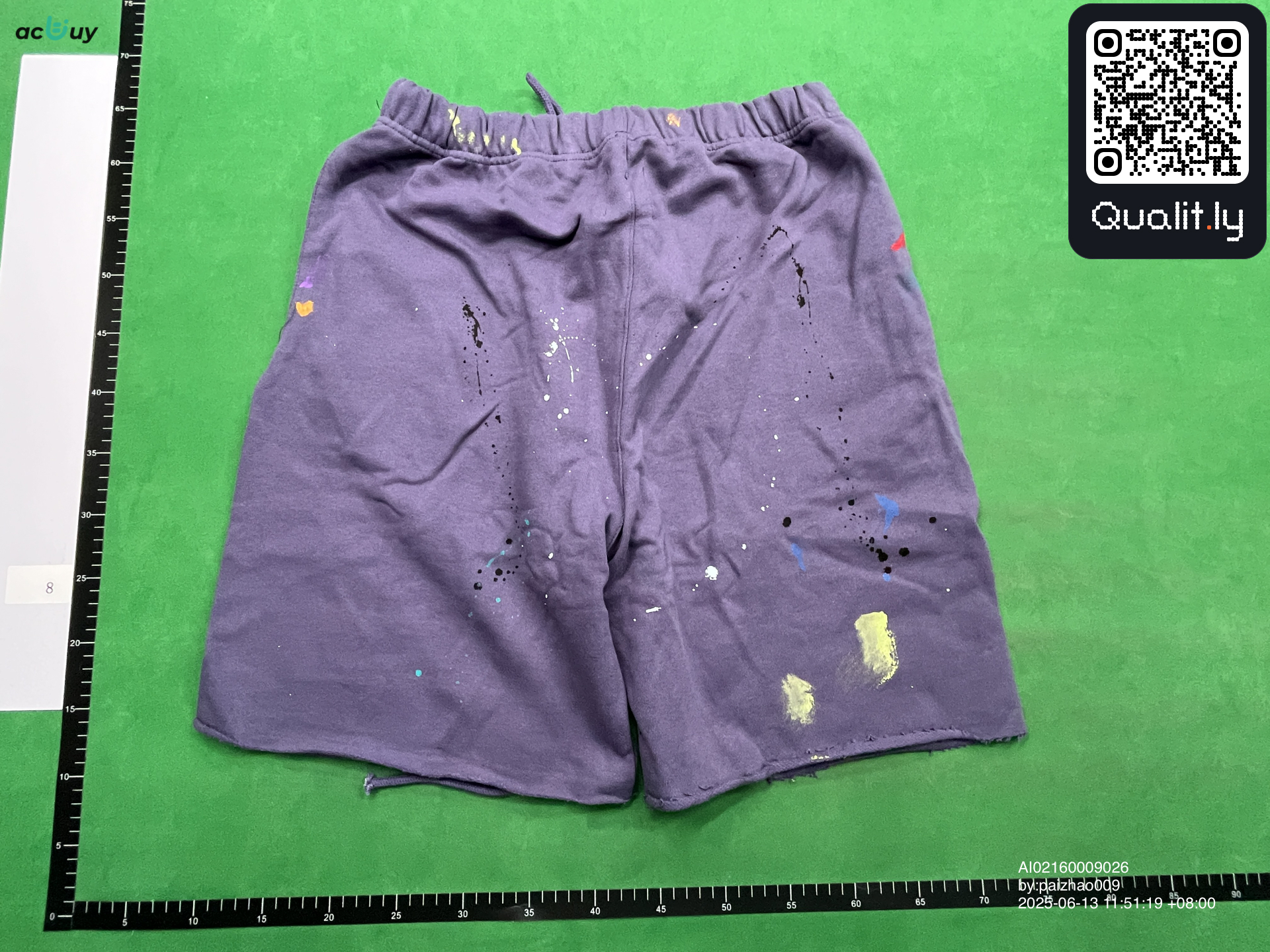 Pantaloncini — foto QC 2 di 26