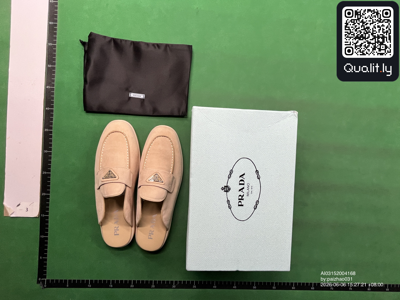 Sneakers QC photo 1 of 21