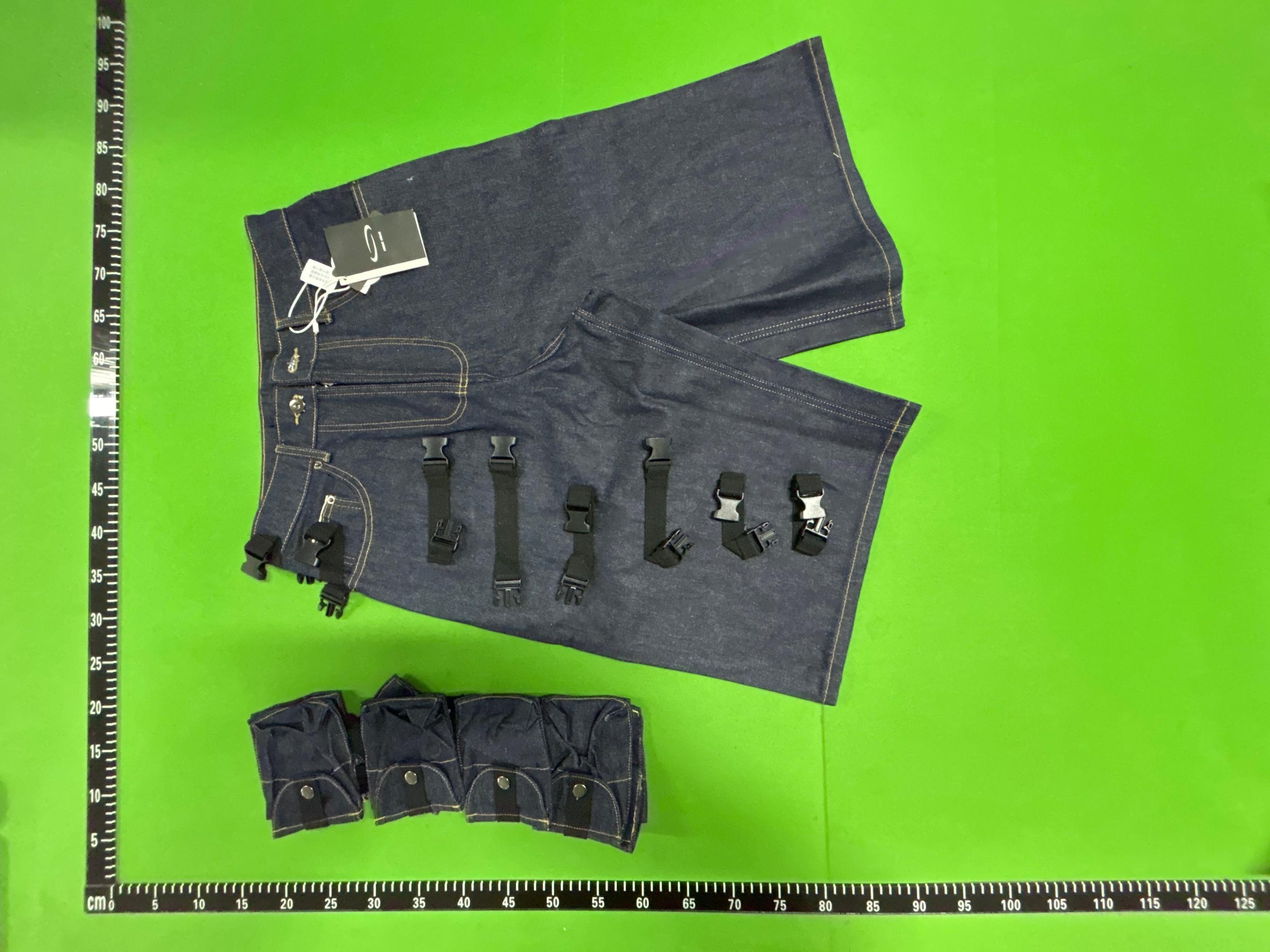Jeans — QC-Foto 3 von 19