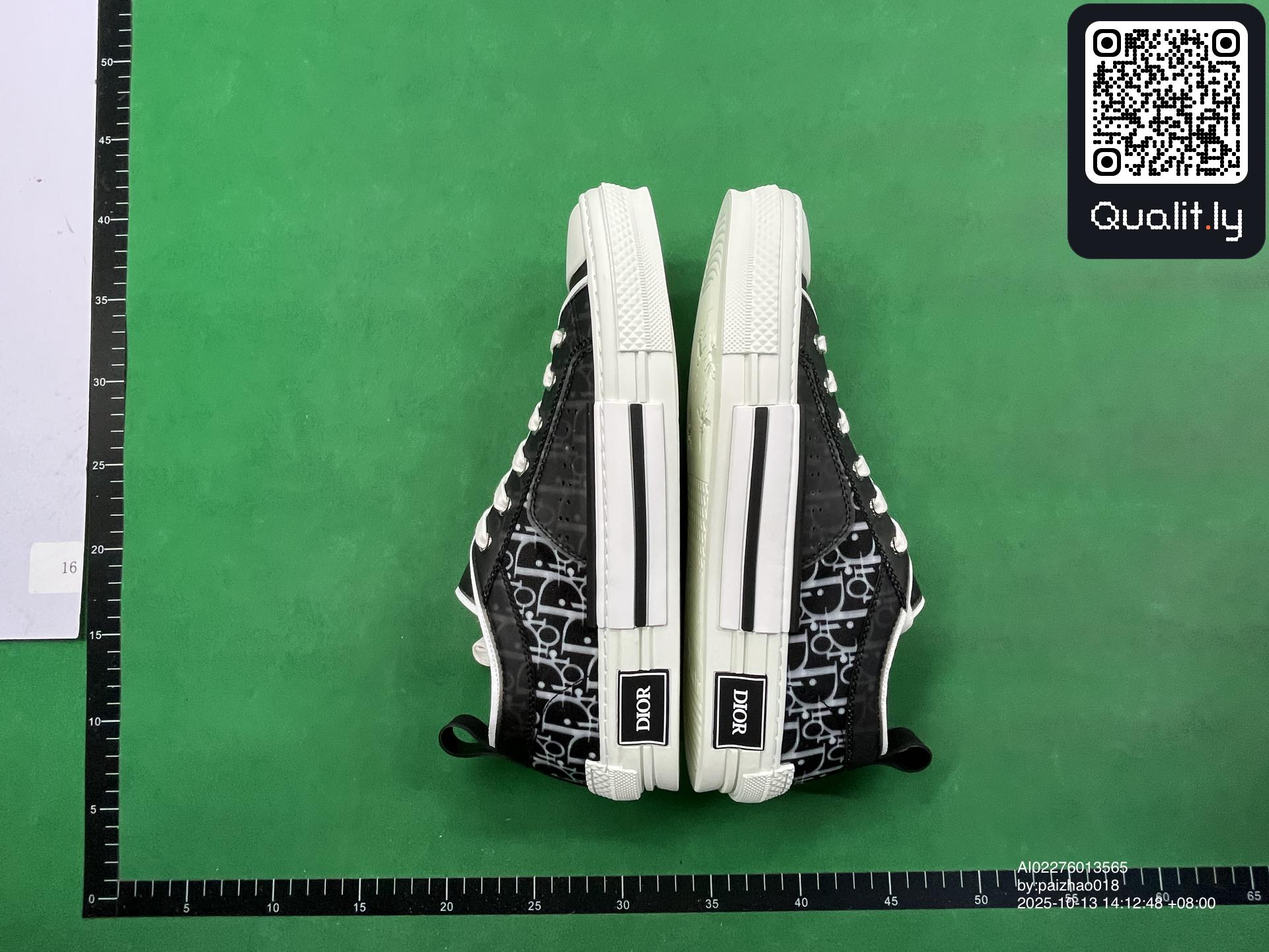 Sneakers QC photo 2 of 6