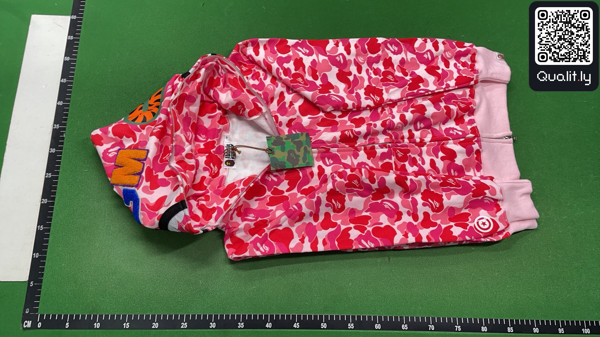 Hoodie — QC-foto 2 av 4
