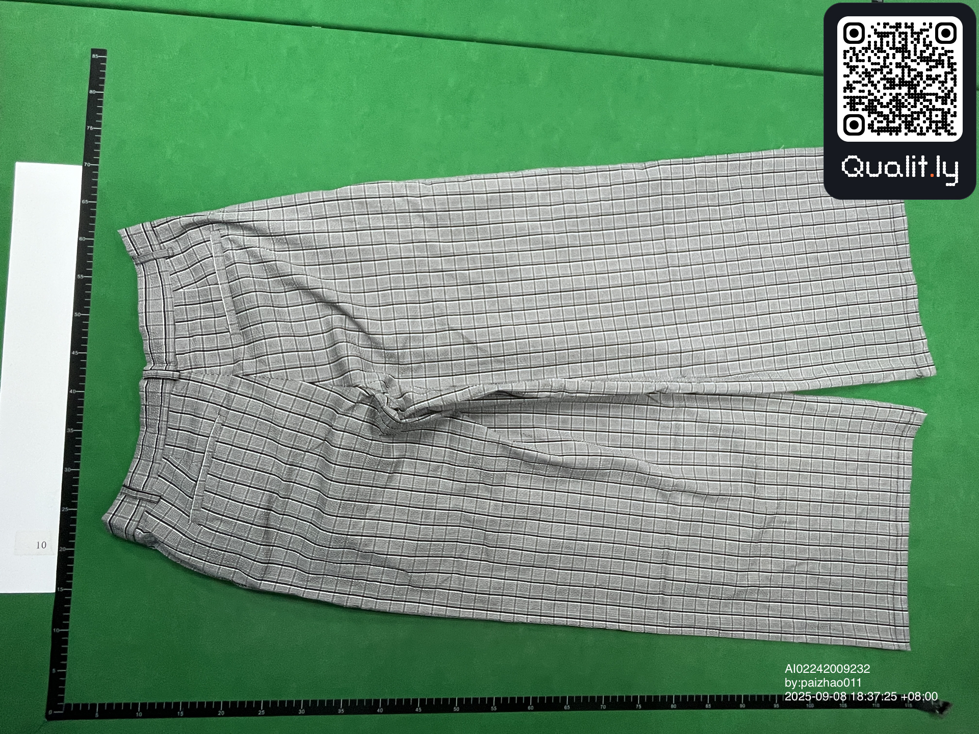Pantalon — photo QC 2 sur 8
