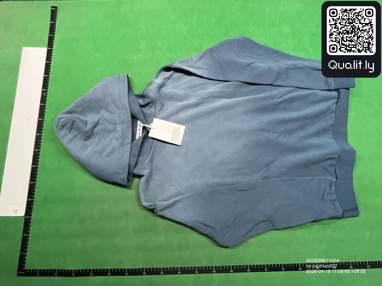 Hoodie — QC-Foto 3 von 40