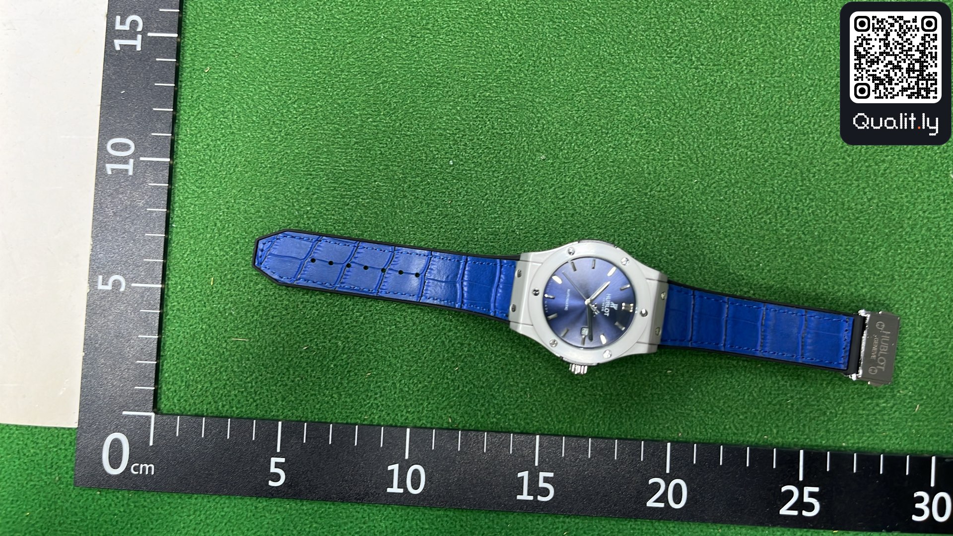 Uhr — QC-Foto 1 von 12