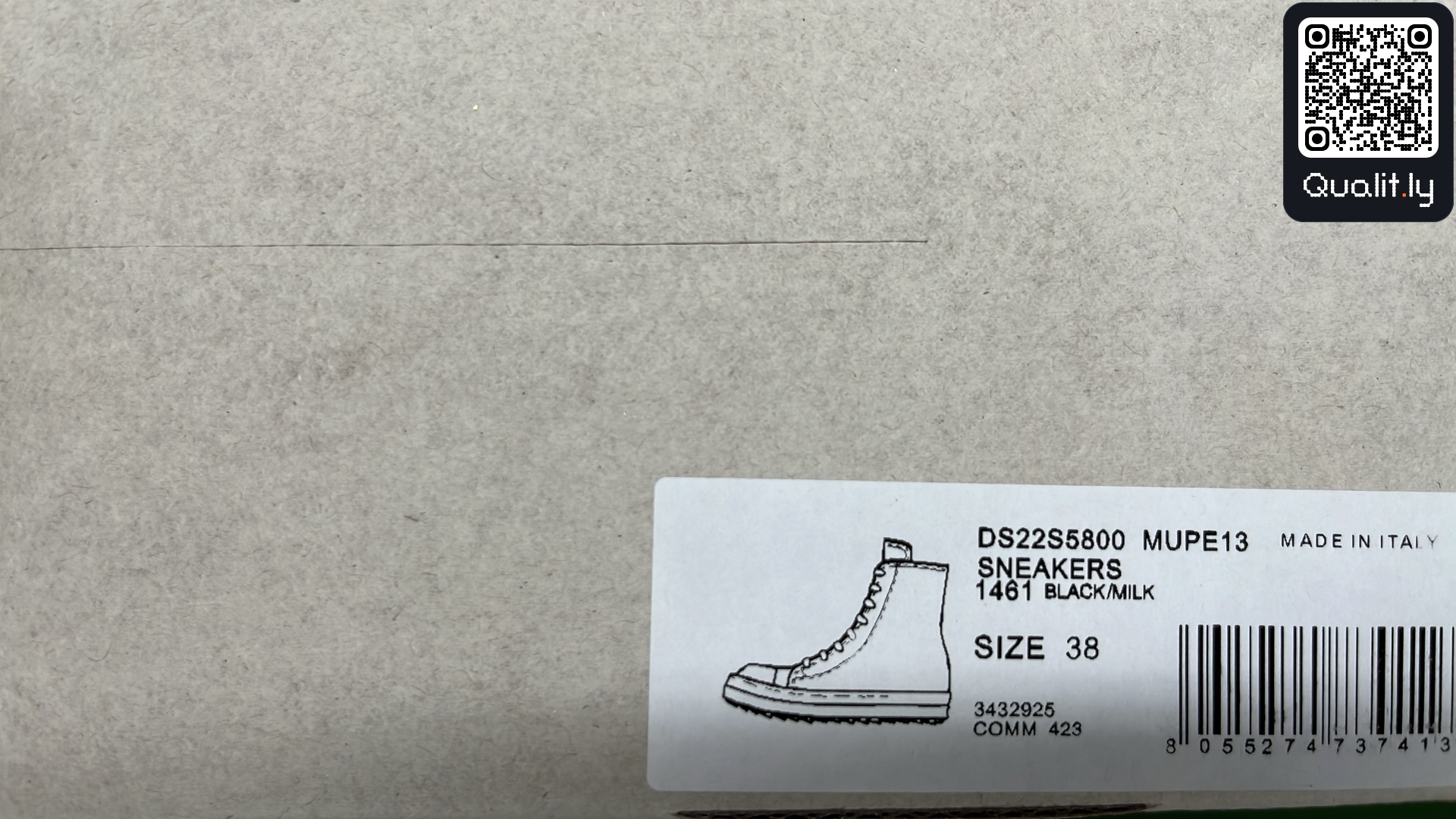 Sneakers QC photo 2 of 119