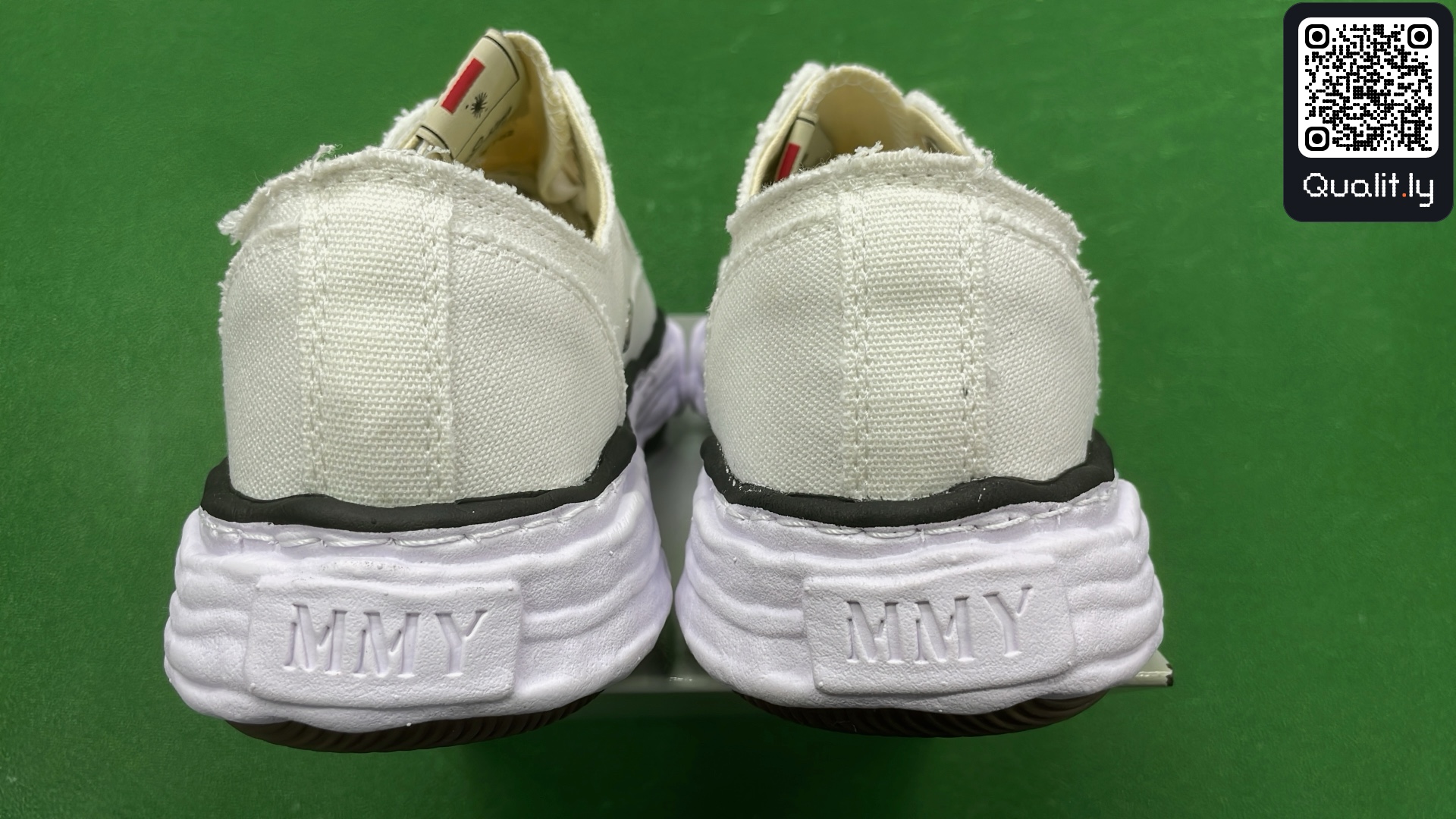Sneakers QC photo 3 of 12