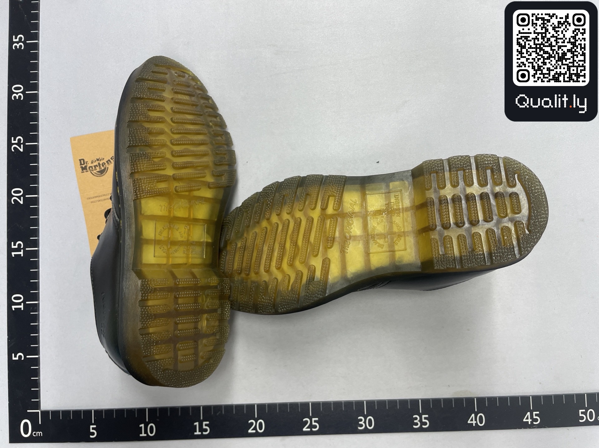 Sneakers QC photo 2 of 21
