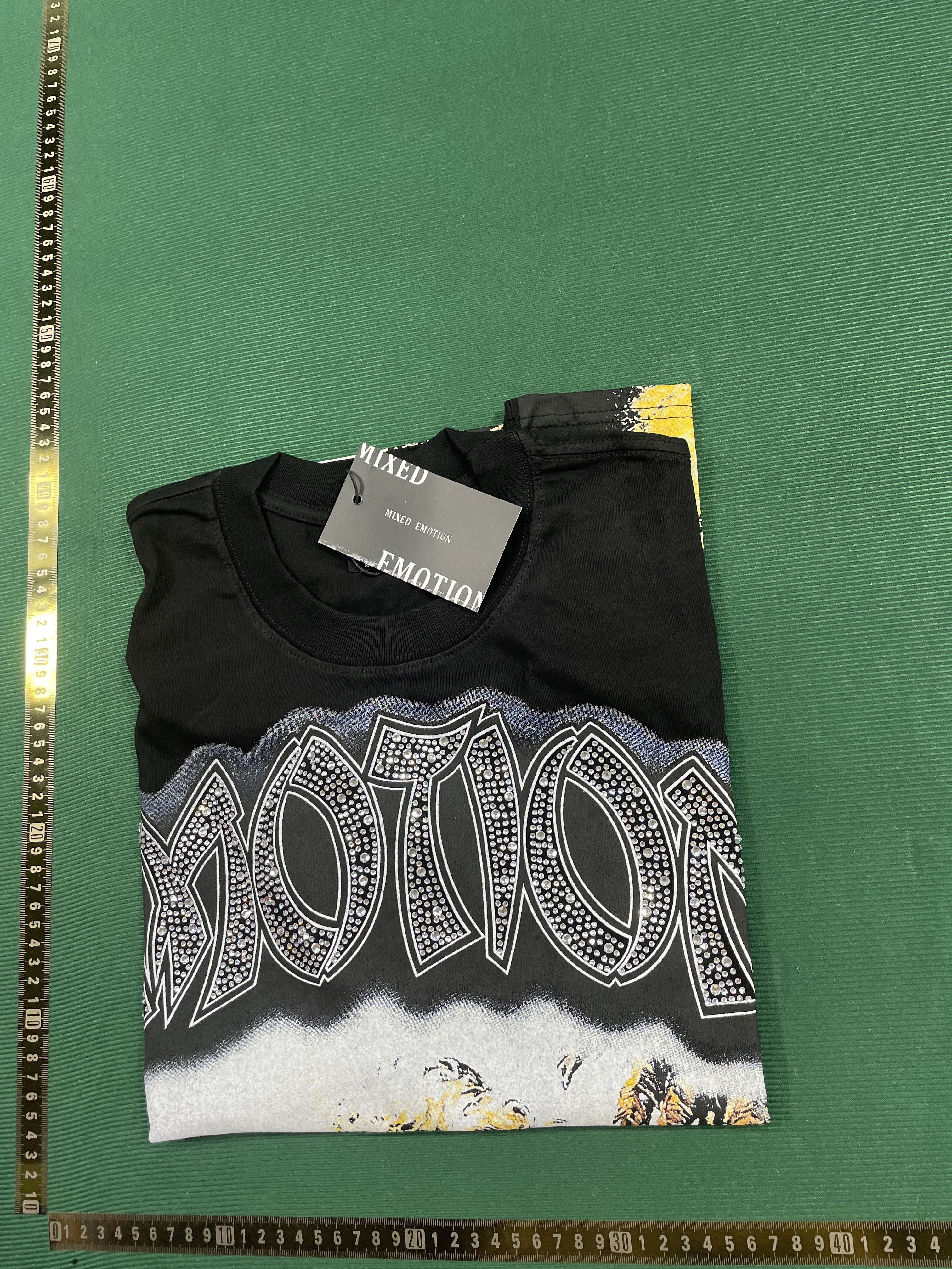T-shirt — foto QC 1 de 30