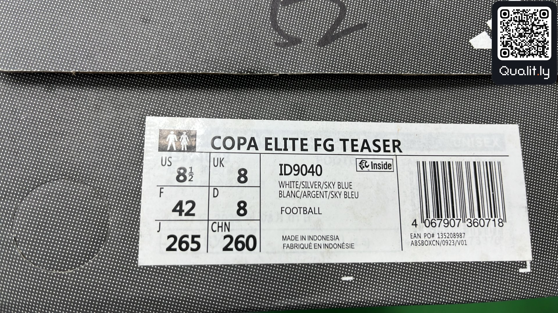 Sneakers QC photo 2 of 6