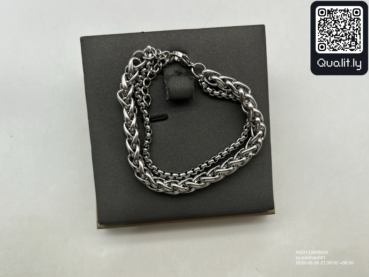 Bijou — photo QC 3 sur 3