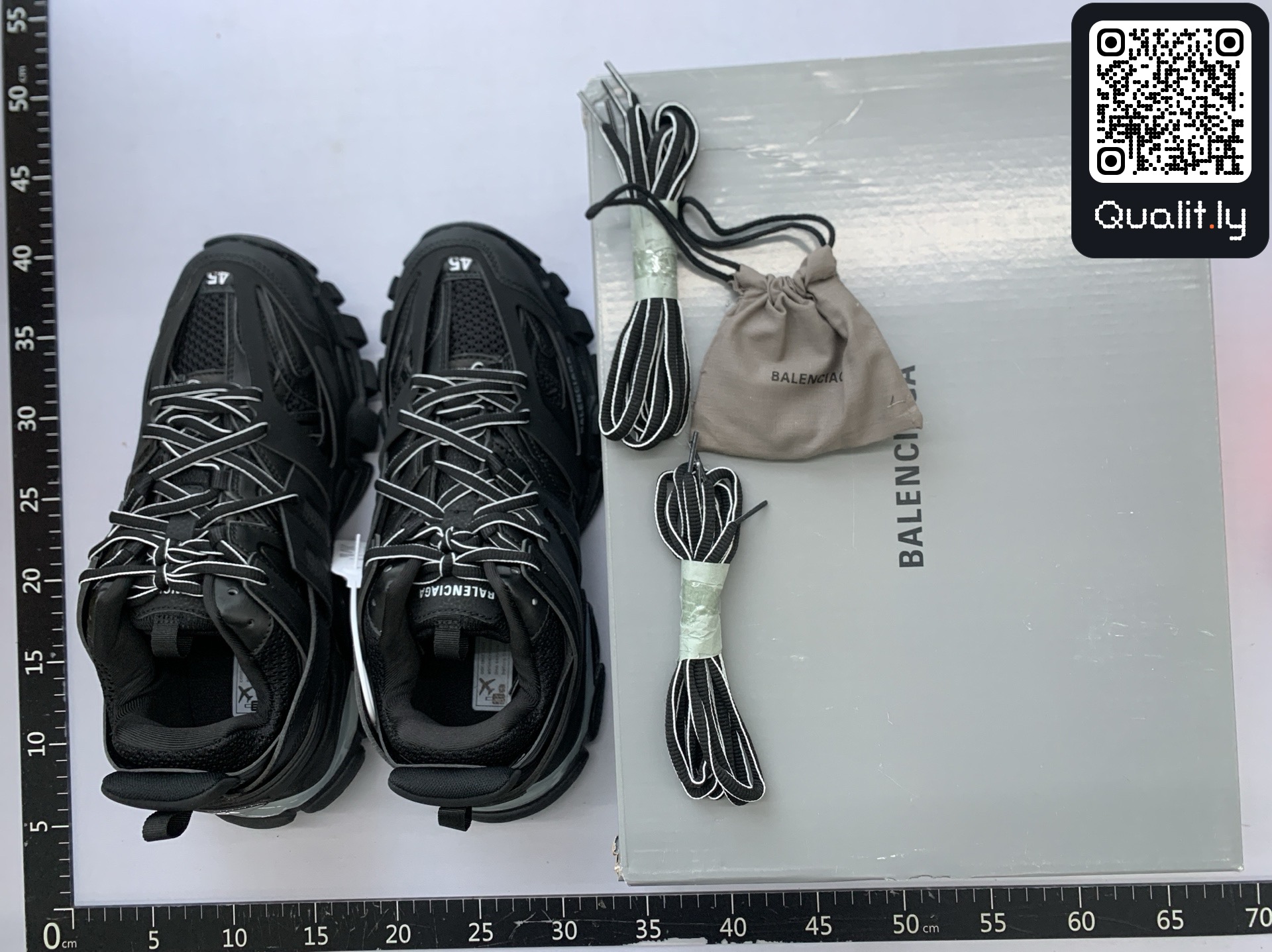 Sneakers QC photo 1 of 445