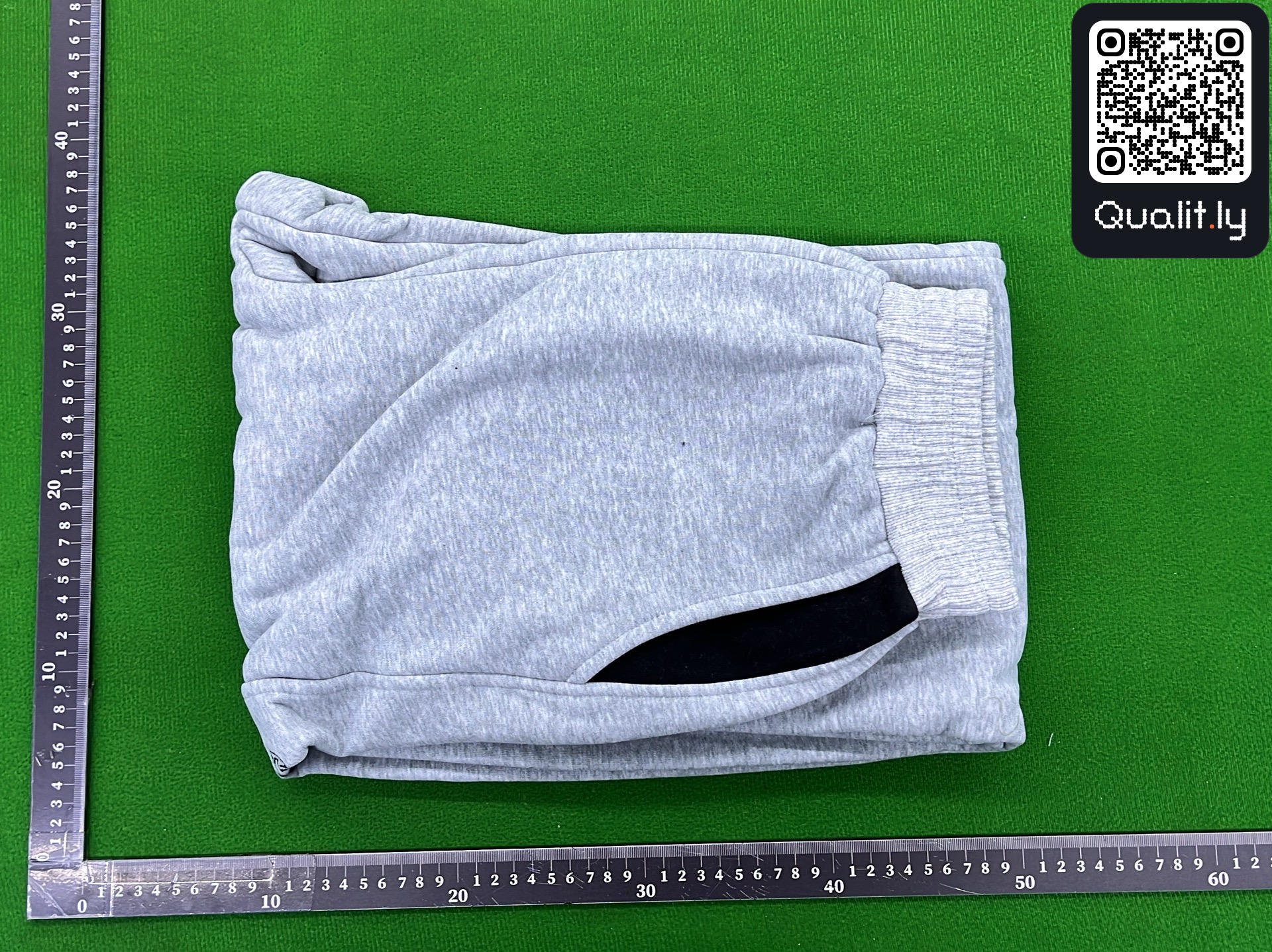Hoodie — QC-Foto 1 von 4