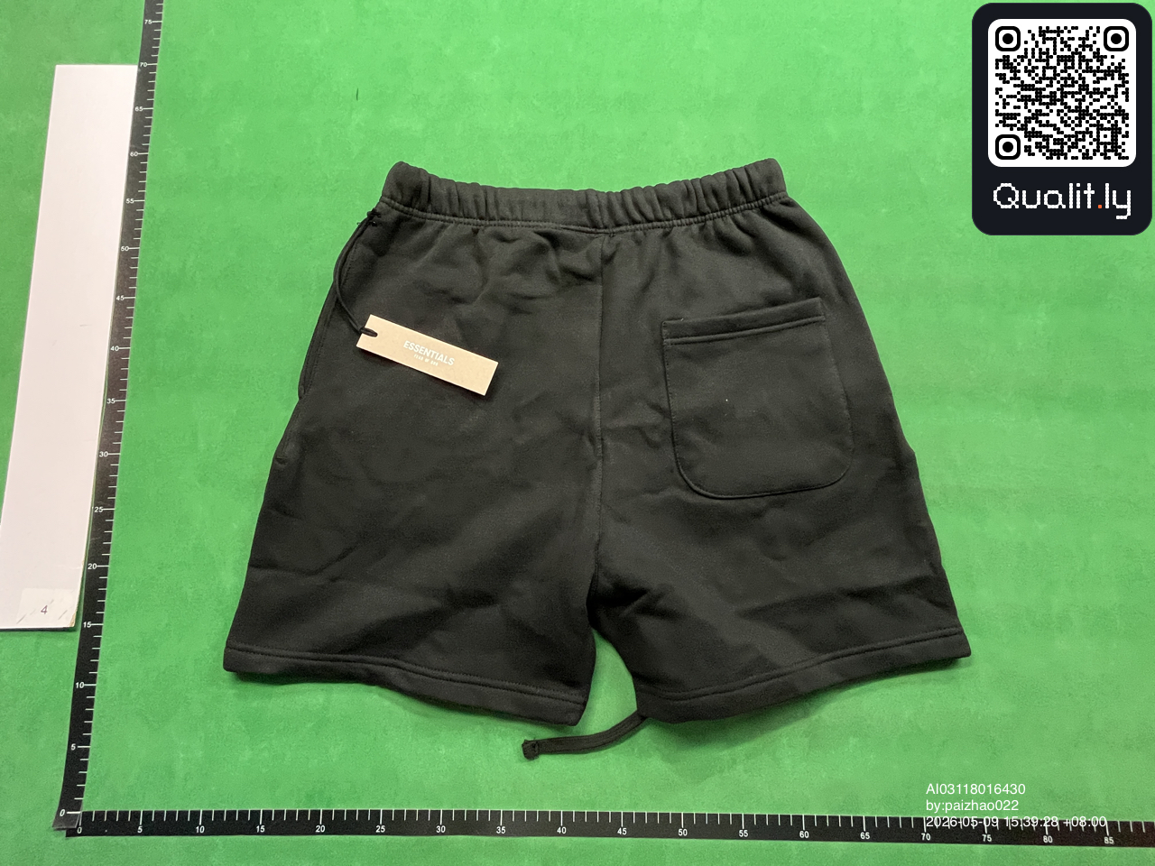 Shorts QC photo 3 of 90