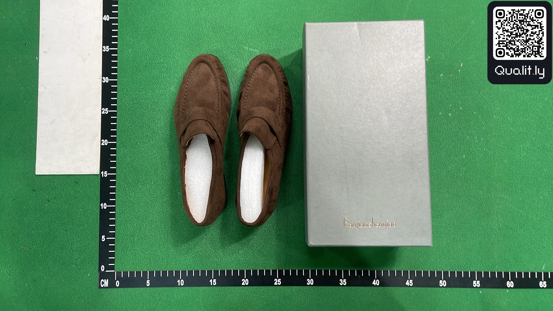 Sneakers QC photo 1 of 6