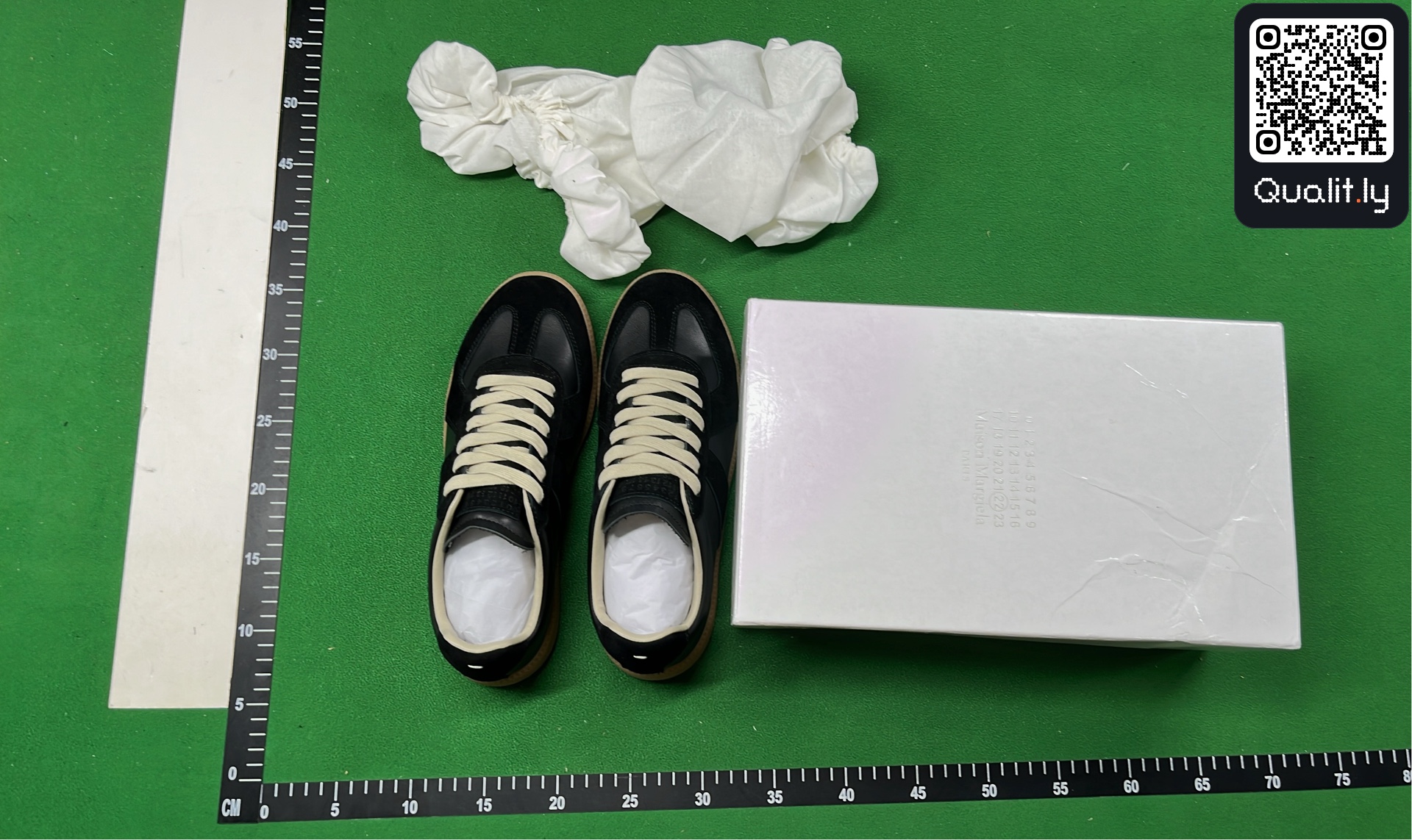 Sneakers — QC-foto 1 av 6