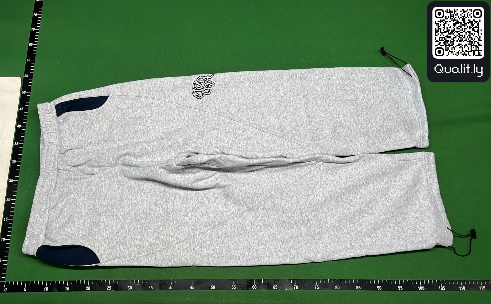 Hoodie QC photo 2 of 16