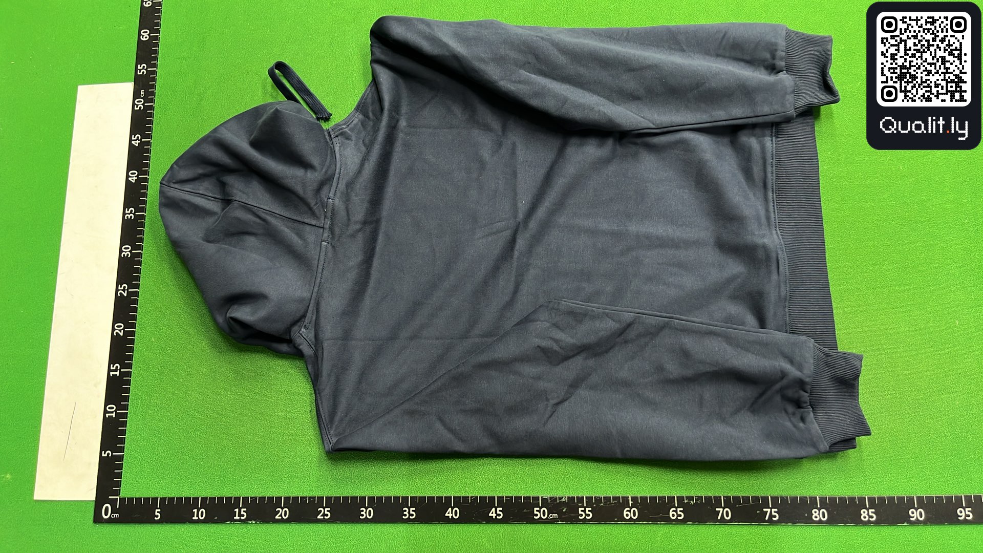 Bluza z kapturem — zdjęcie QC 3 z 4