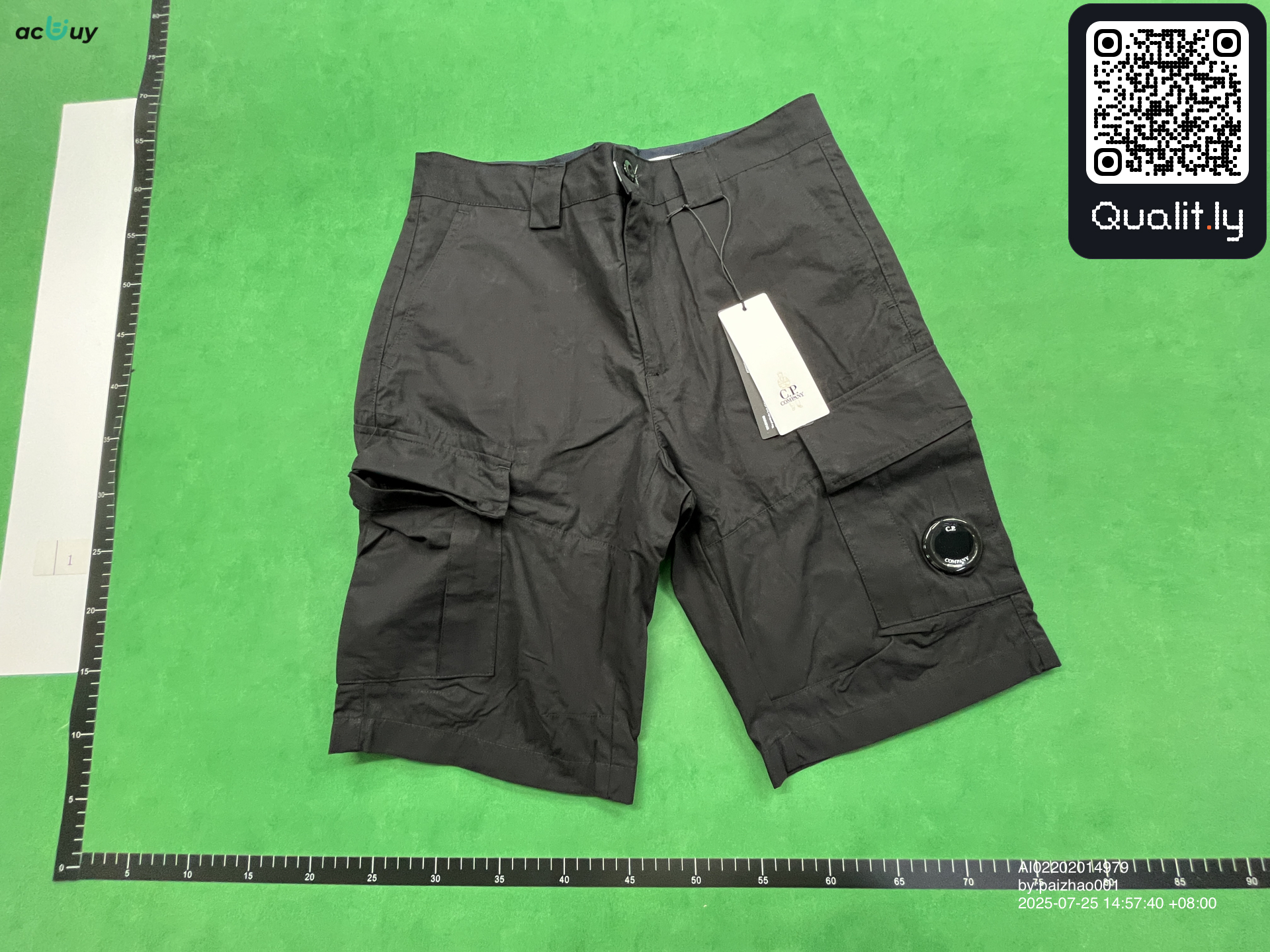 Shorts QC photo 2 of 20