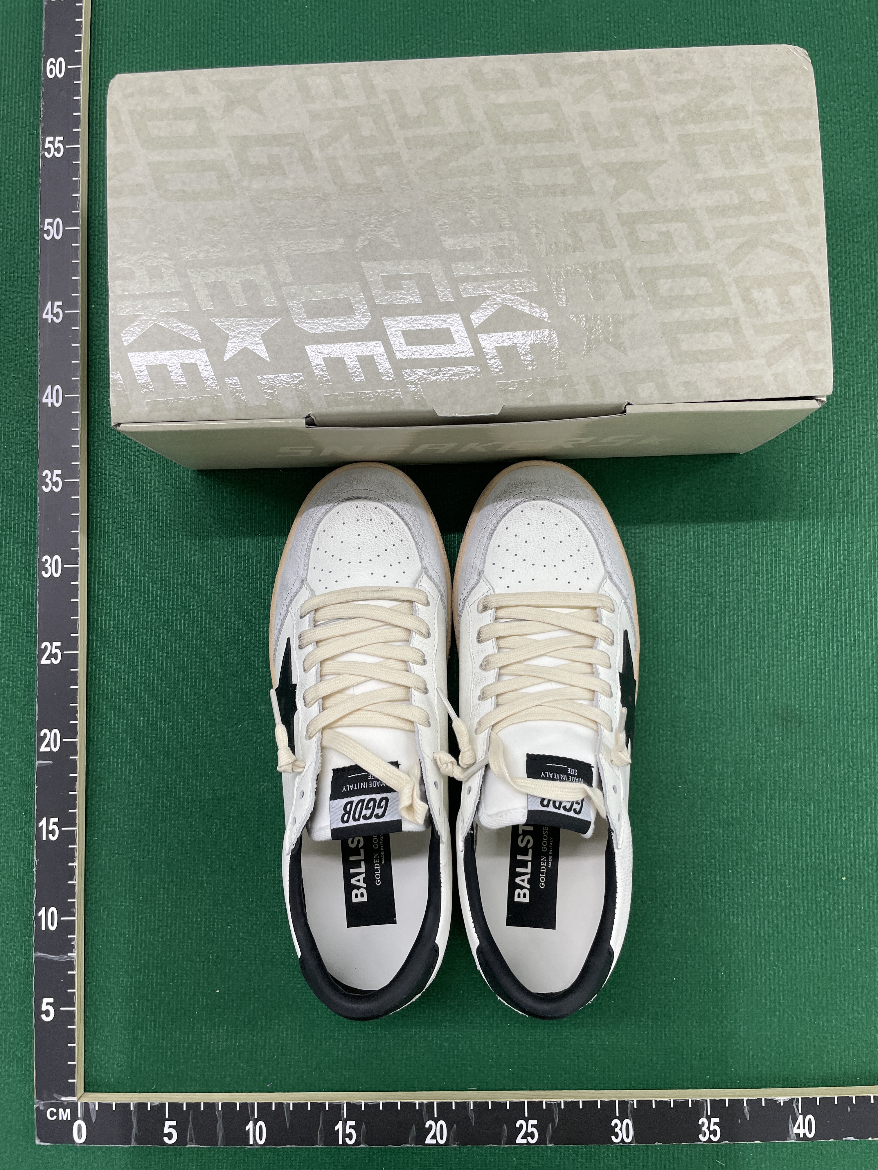 Sneakers — QC-foto 2 van 38