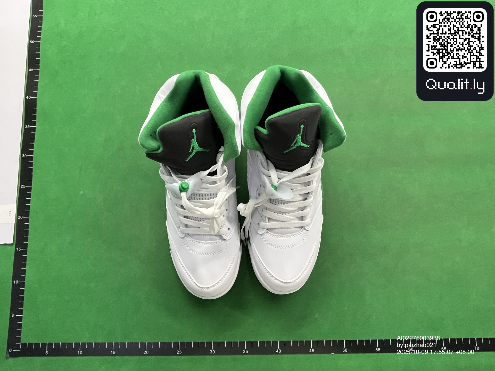 Sneakers — QC-foto 1 av 6