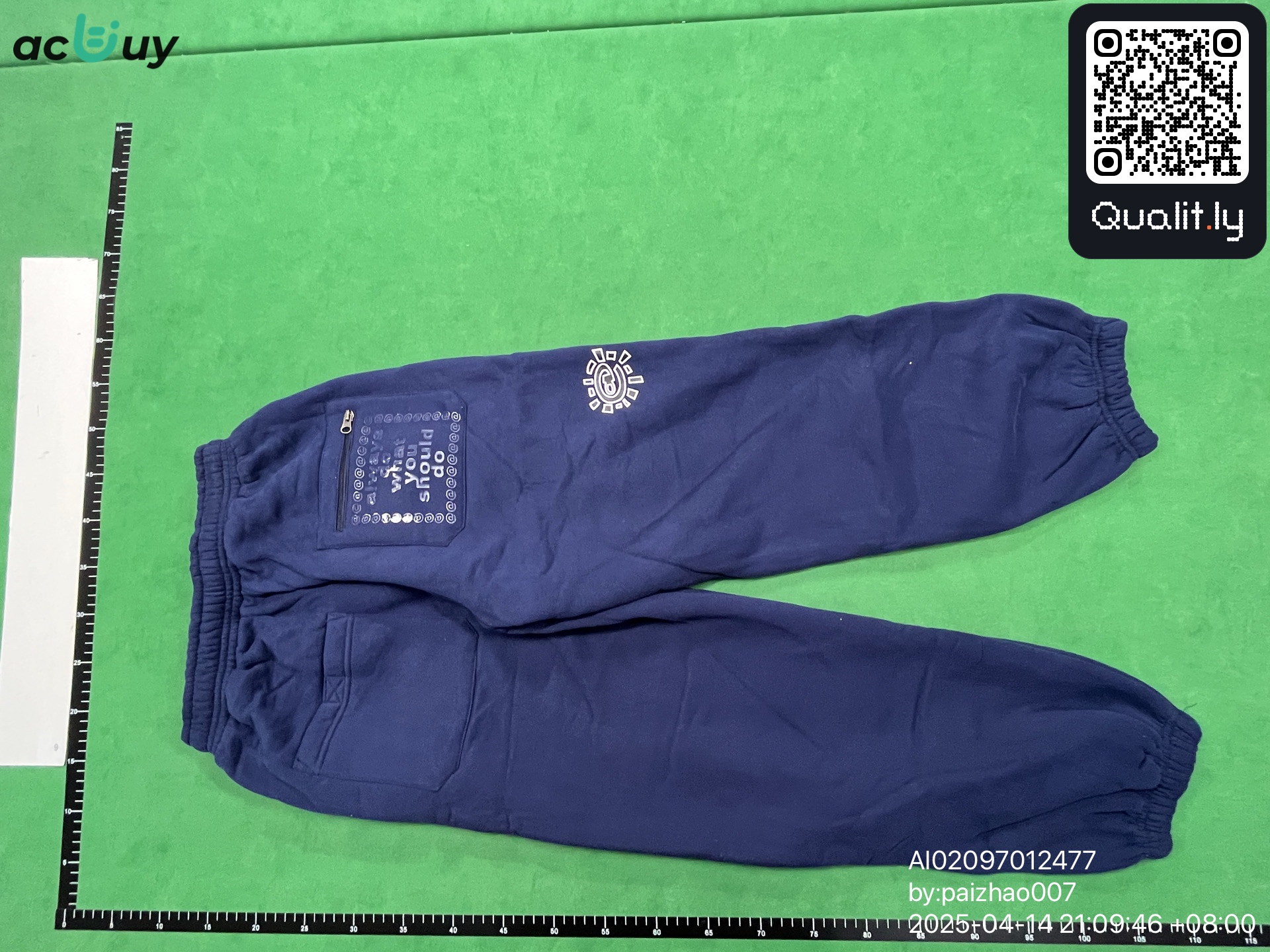 Pantaloni — foto QC 2 di 44