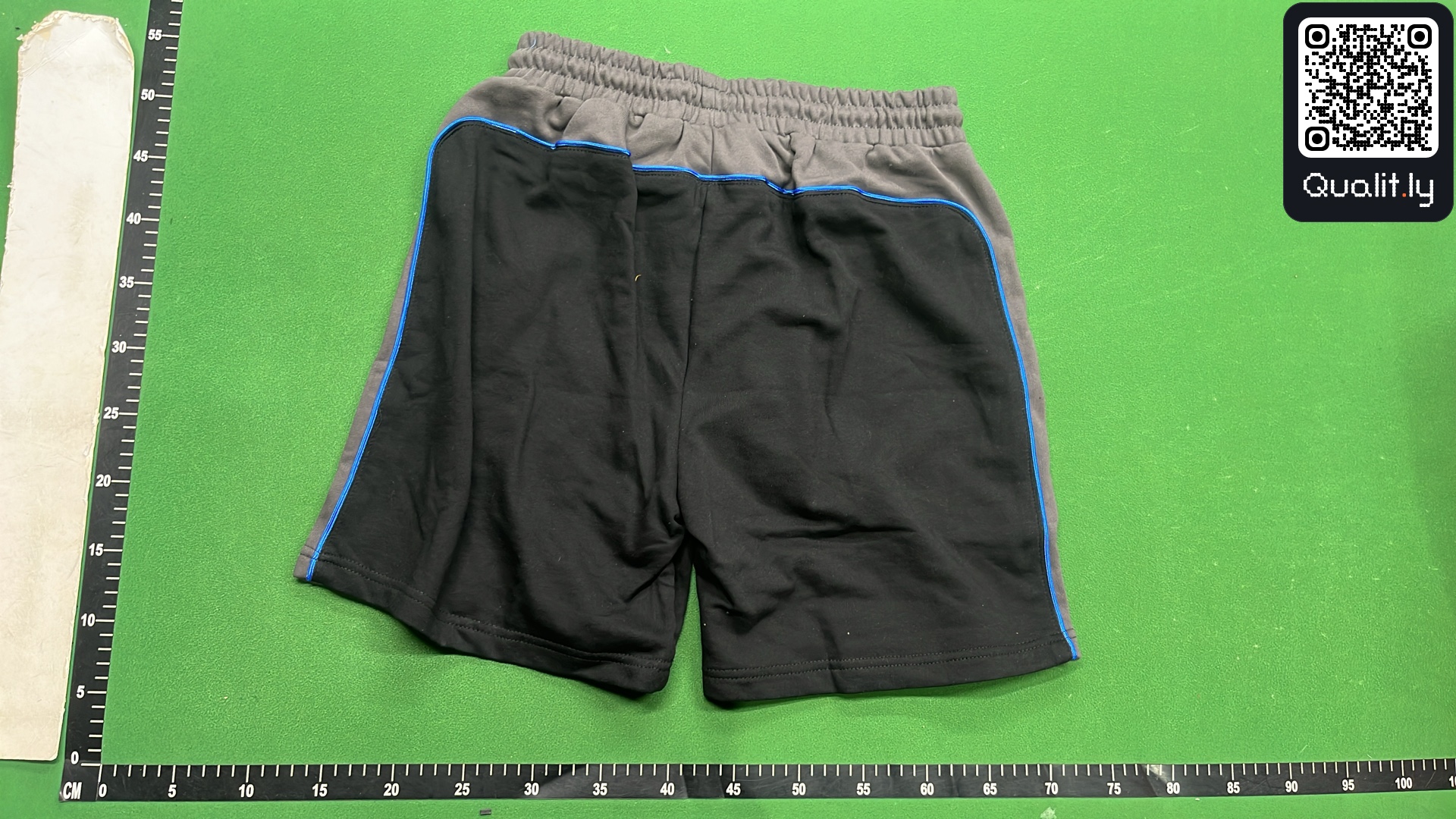 短裤 QC 照片 3 / 4