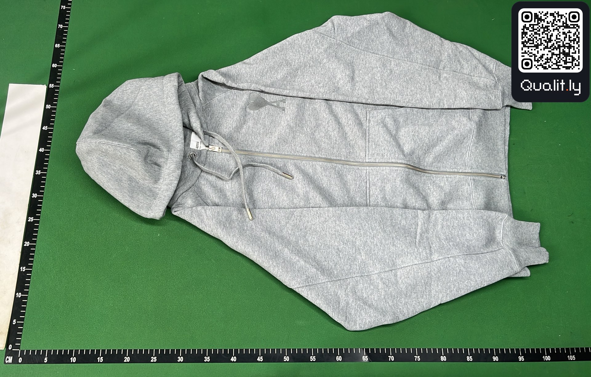 Hoodie — QC-Foto 2 von 14